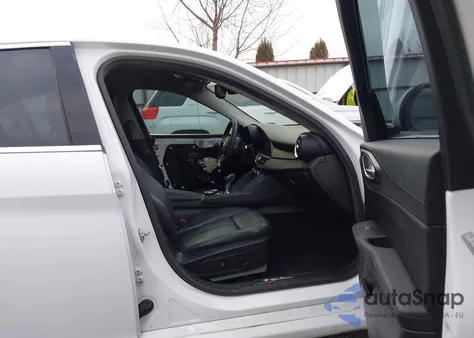 2017 Alfa Romeo Giulia Awd z USA, uszkodzony, nr VIN ZARFAEDNXH7550518